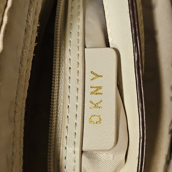 DKNY Handbag EUC - Picture 15 of 16